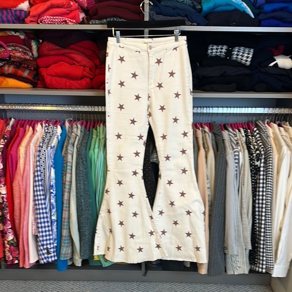 Peach Love ivory with mauve stars flare denim pants size M - Picture 1 of 3